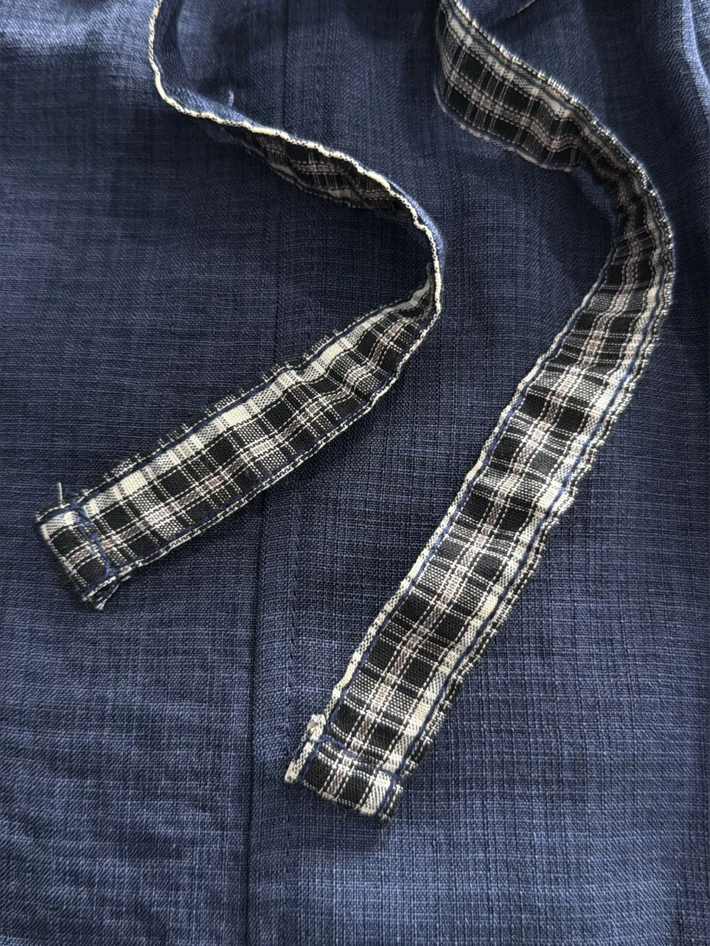 Burberry's 2026 spring and summer new shorts are made of imported Japanese Denim plain cotton, complete with three standards. The top stone-washed process makes the texture reach the old taste of the 1980s, soft, delicate and comfortable. The color has a modern and fashionable vicissitudes of life, and the upper body is Versatile fashionable! Light luxury, a must-have item for daily commuting! Sizes: M-5XL (please state your height and weight when placing an order)
